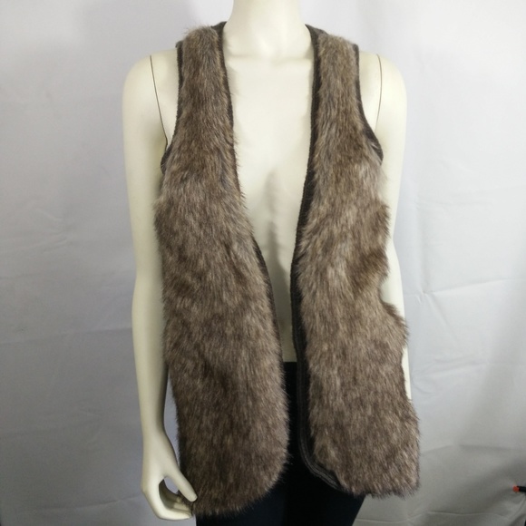 ariat faux fur vest